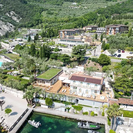 Helena Bed & Breakfast 4*